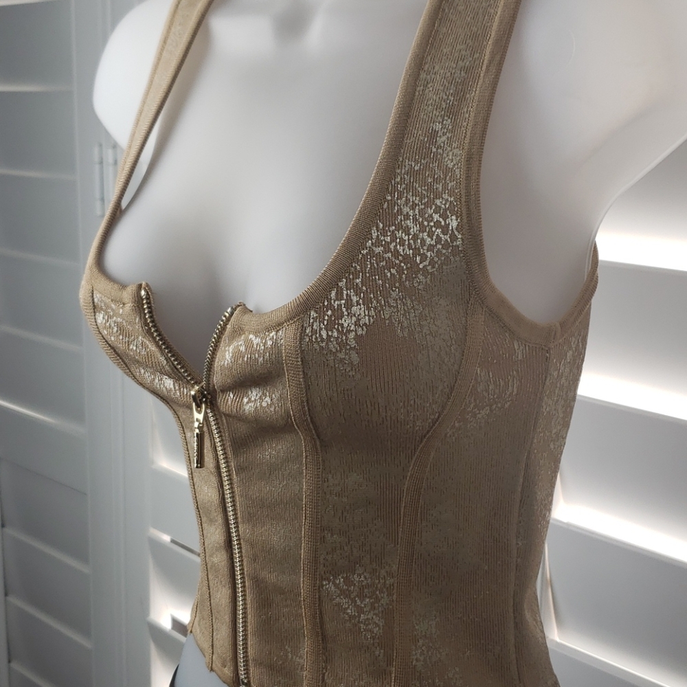NEW FASHION - Picture 2 of 6